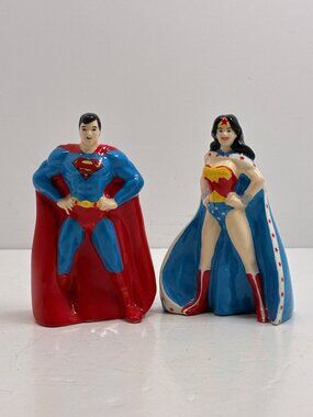 Superman & Wonder Woman Salt & Pepper Shaker Set By Enesco Ceramic Figurines DC